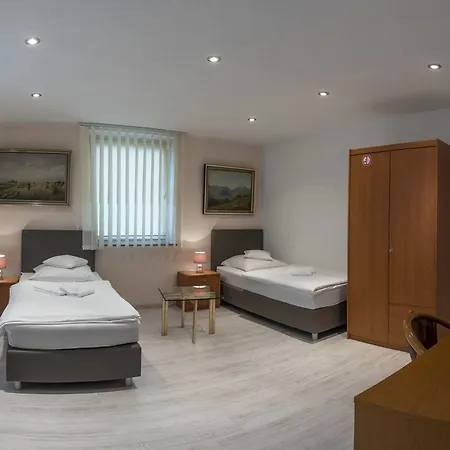 Hotel Donau Grill 2*